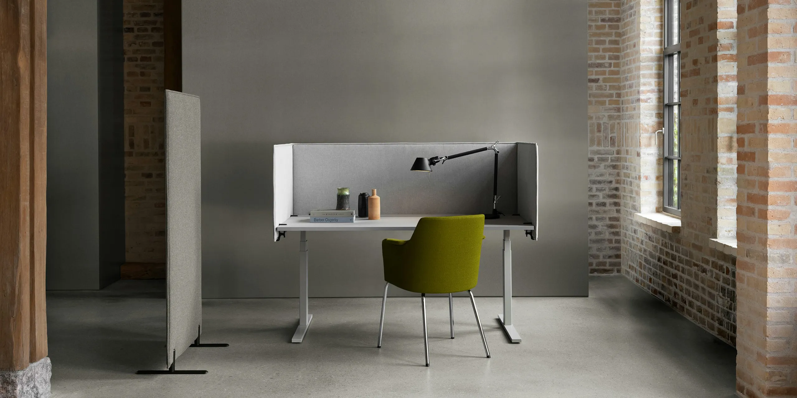 Abstracta Hinge desk screen - Presentation Media