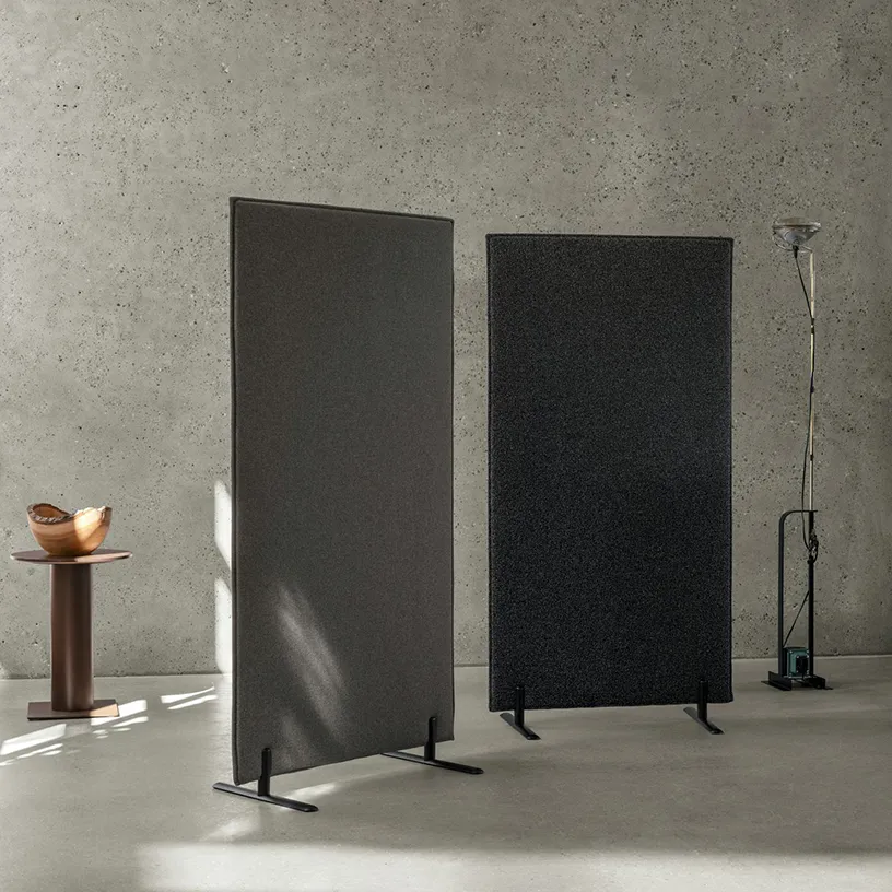 Abstracta Hinge floor screen - Presentation Media