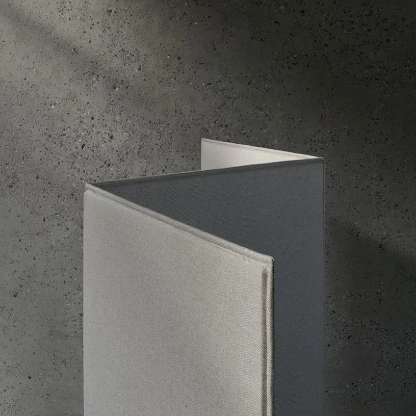 Abstracta Hinge floor screen - Presentation Media