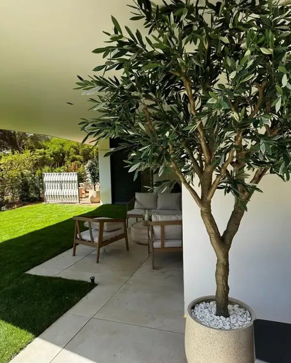 Vistafolia Artificial Trees and Bushes - Presentation Media