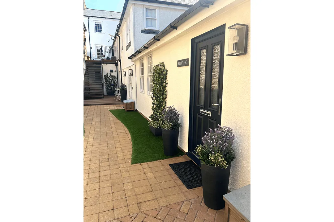 Vistafolia French Lavender Bush - Presentation Media