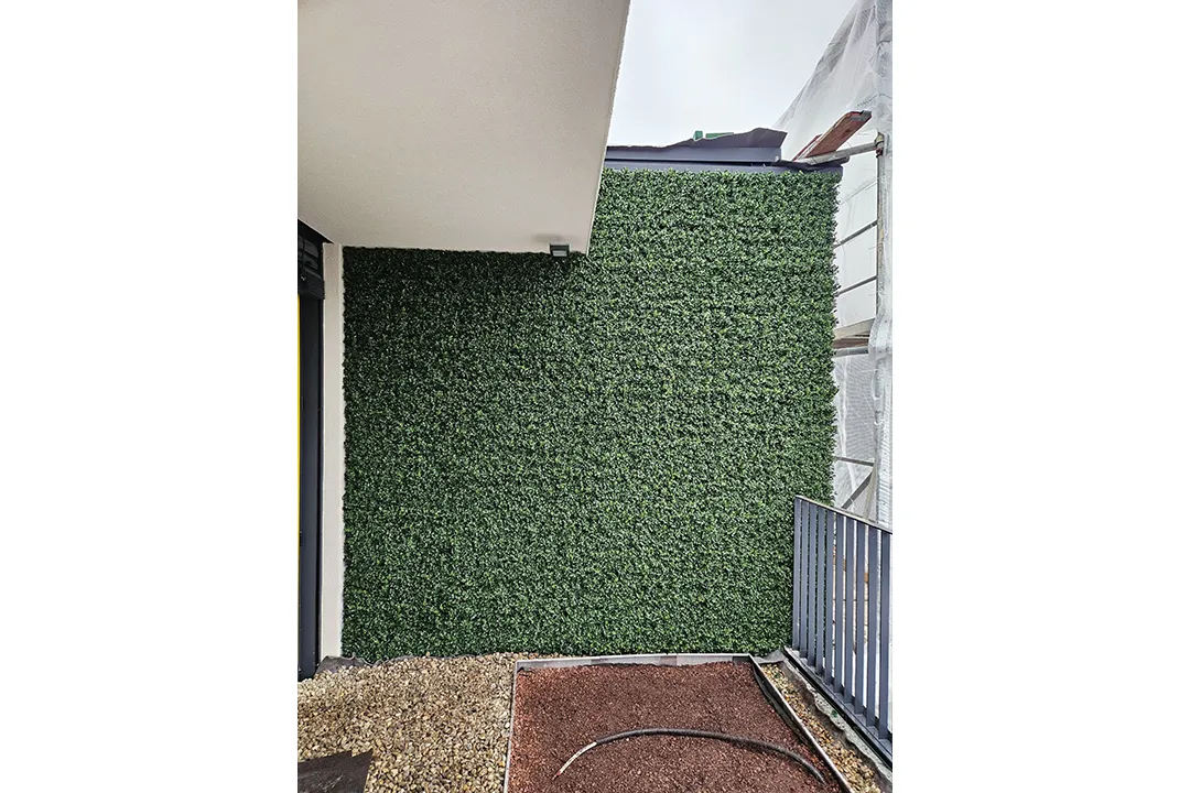 Vistafolia Luxury Boxwood Panel - Presentation Media