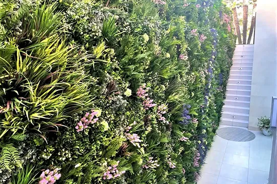 Vistafolia artificial green wall panels - Presentation Media